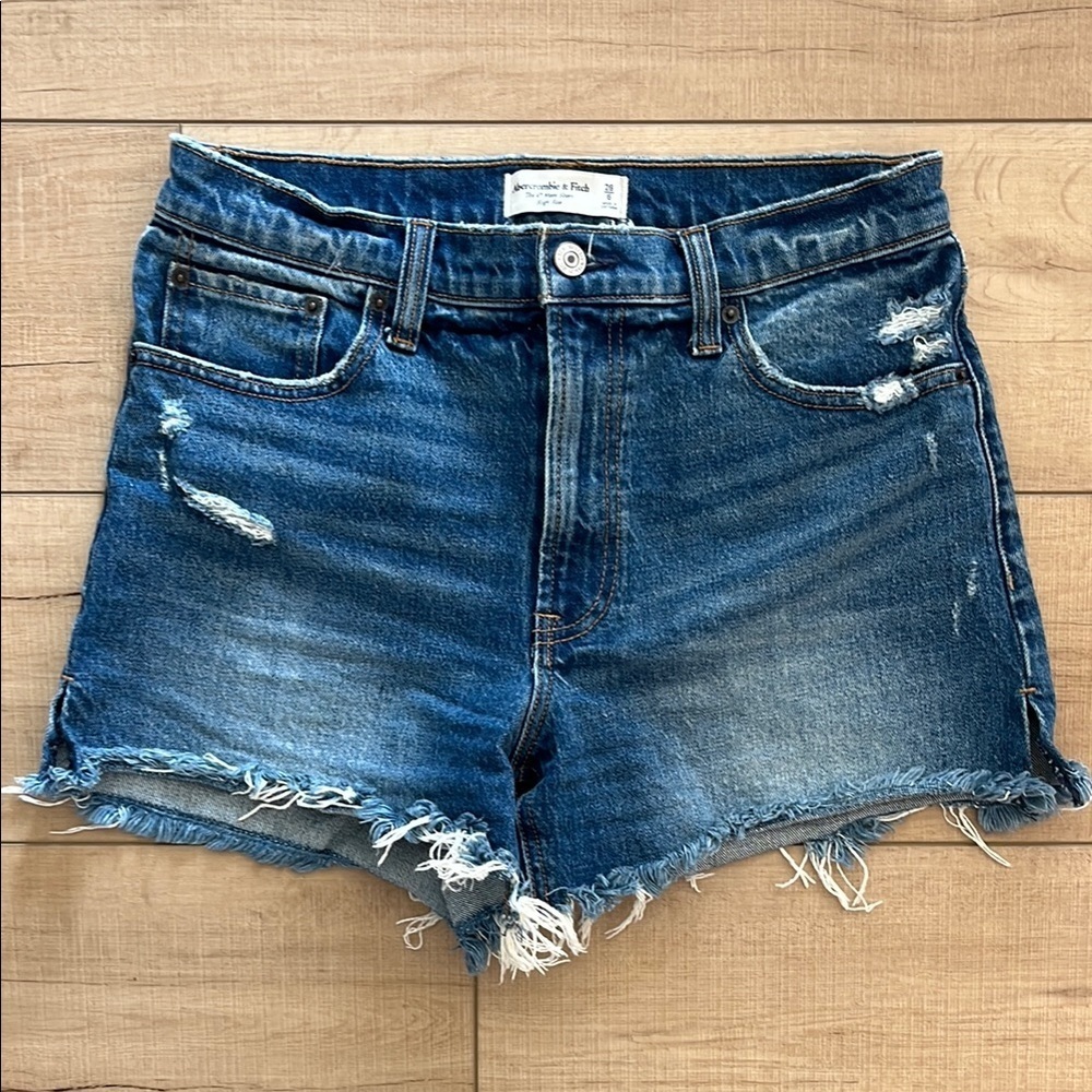 Abercrombie & Fitch The 4” Mom Short High Rise